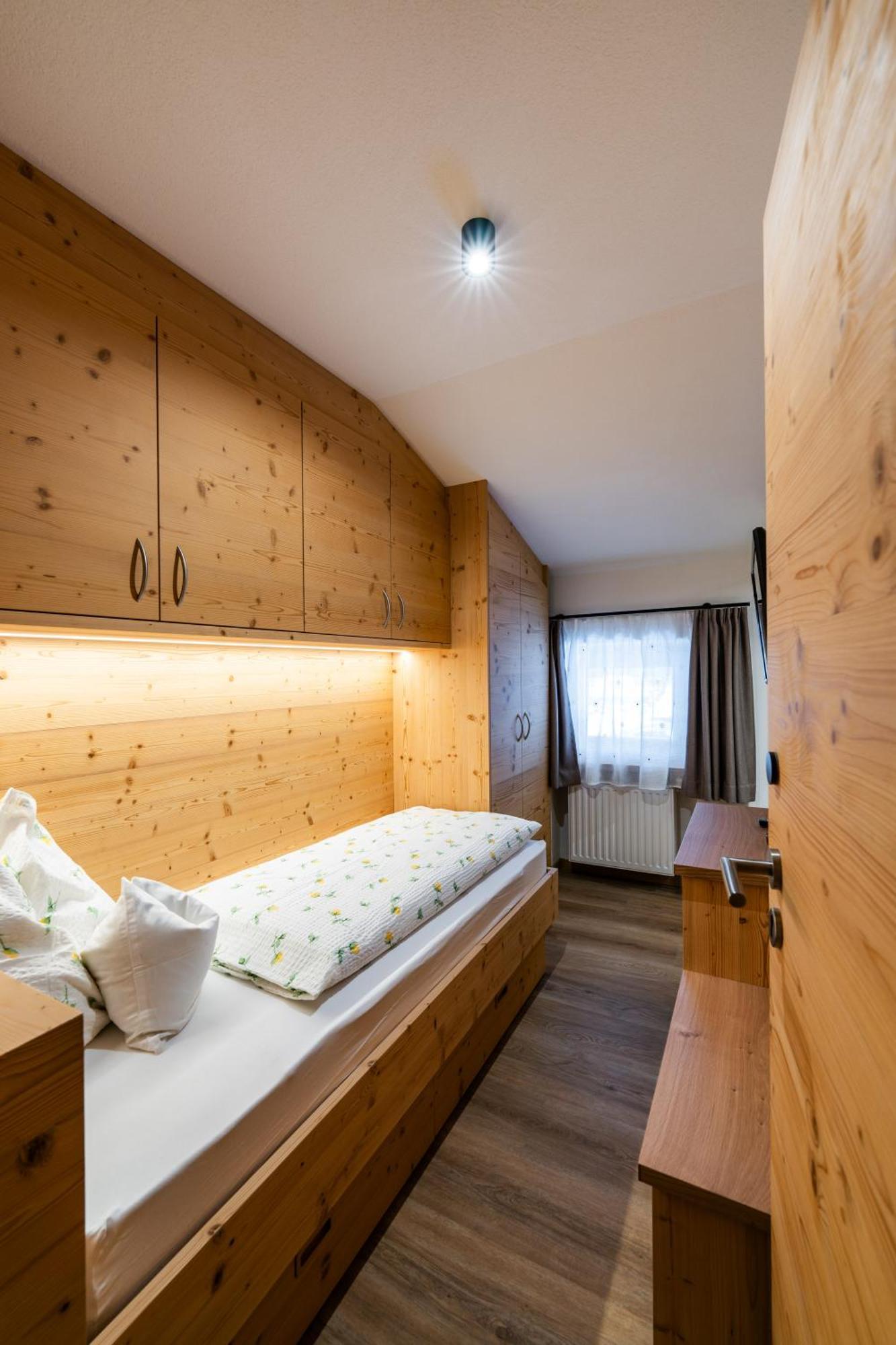 Garni Edera Hotell Corvara Exteriör bild
